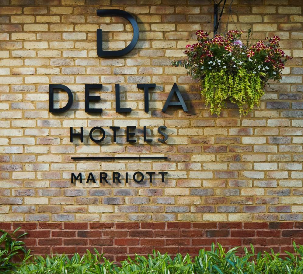 Delta Hotels By Marriott Cheshunt Broxbourne Exterior photo