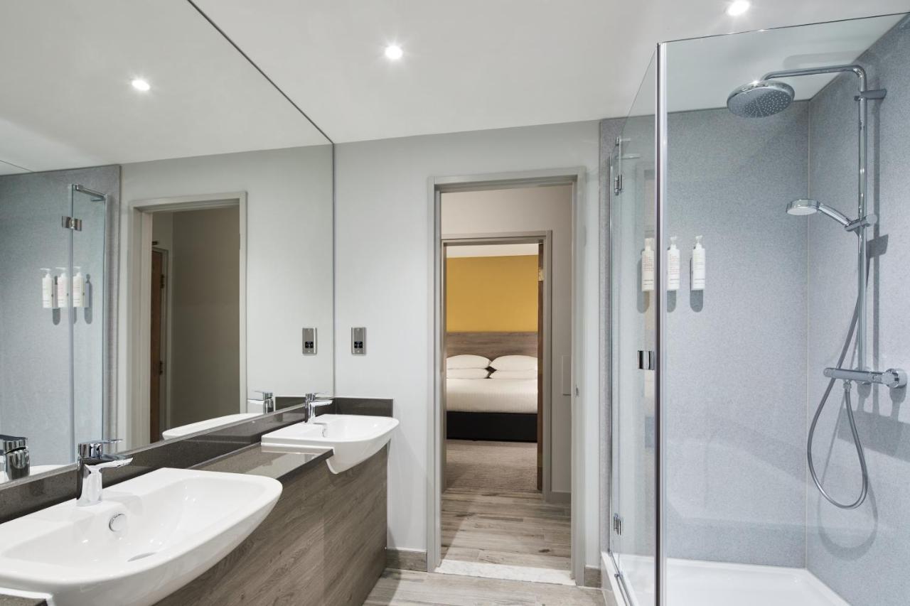 Delta Hotels By Marriott Cheshunt Broxbourne Exterior photo