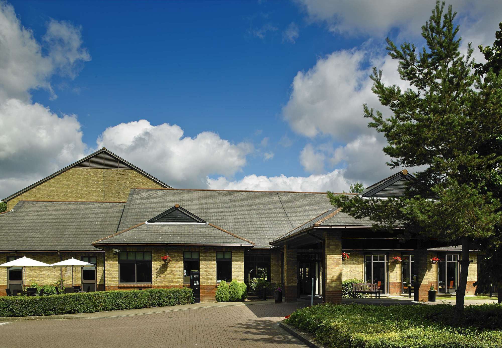 Delta Hotels By Marriott Cheshunt Broxbourne Exterior photo