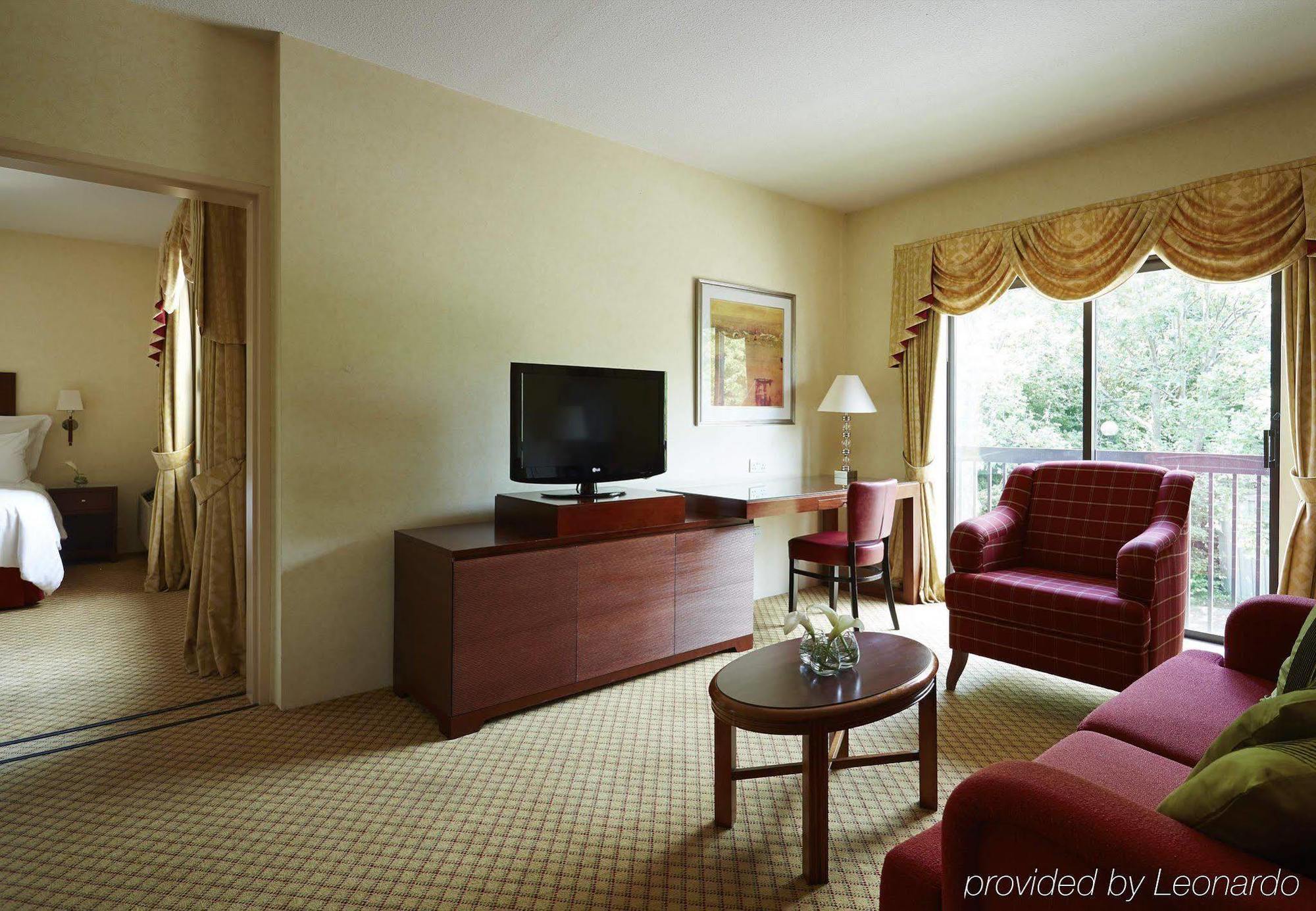 Delta Hotels By Marriott Cheshunt Broxbourne Exterior photo