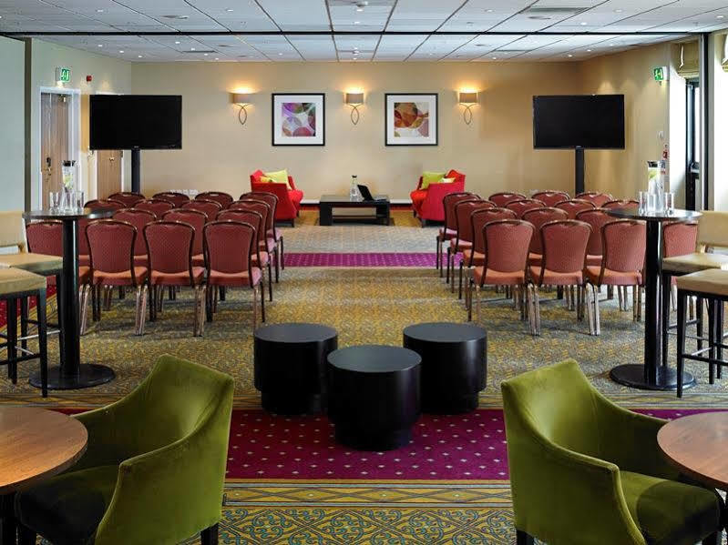 Delta Hotels By Marriott Cheshunt Broxbourne Exterior photo