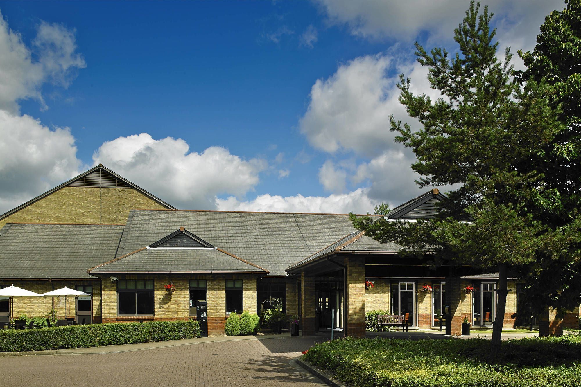 Delta Hotels By Marriott Cheshunt Broxbourne Exterior photo